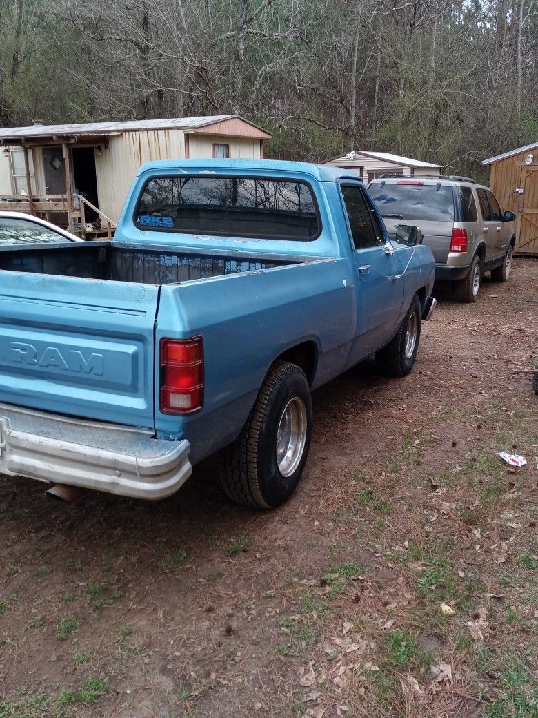 1991 Dodge D150