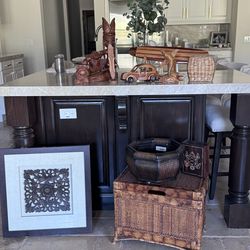 Tommy Bahama Style Island Decor