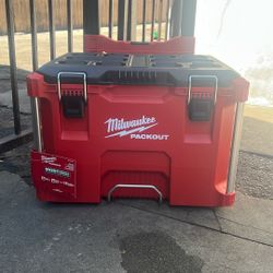 Milwaukee Rolling Tool Box PAK OUT 