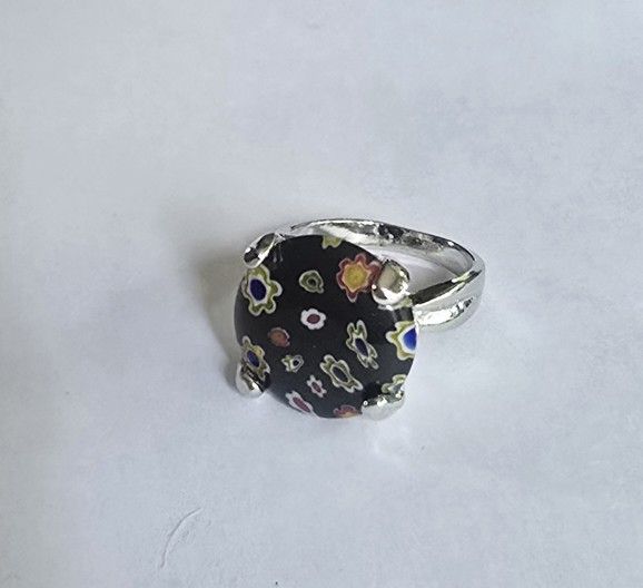 MILLEFIORE MURANO GLASS STYLE  QUALITY TITANIUM FOREVER WEAR SILVER  SIZE 8 RING