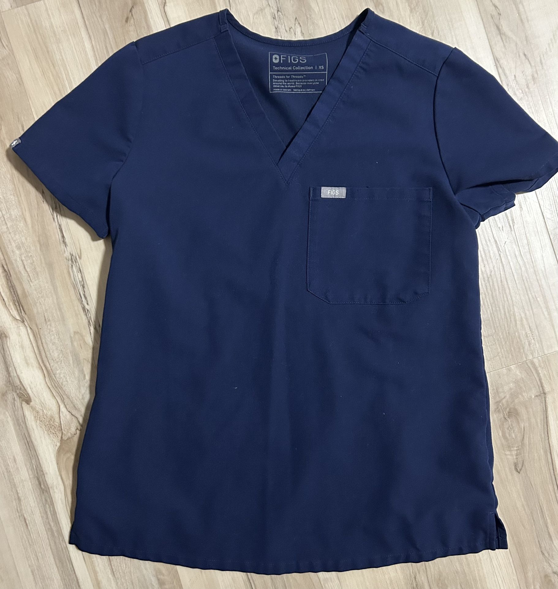 Women's Catarina One-Pocket Scrub Top - XS