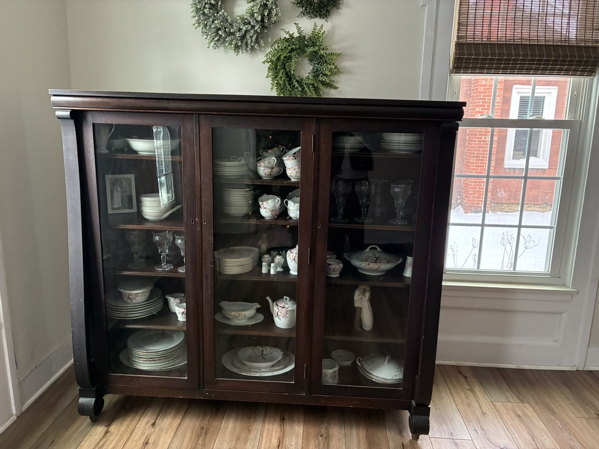 Buffet/ China Cabinet