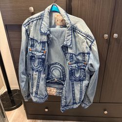 True Religion official wardrobe True Religion official wardrobe