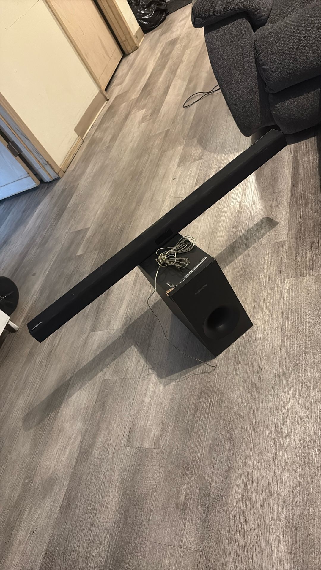 Samsung Sound Bar And Subwoofer