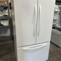 GLOSS WHITE KITCHEN AID WATER AND ICE INSIDE CAN DELIVER 