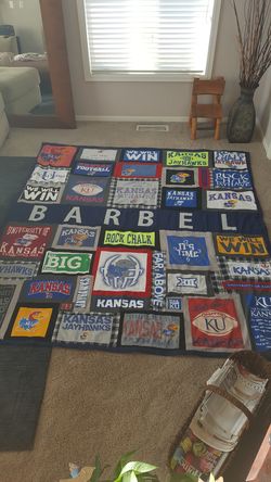 Custom made T-shirt quilts
