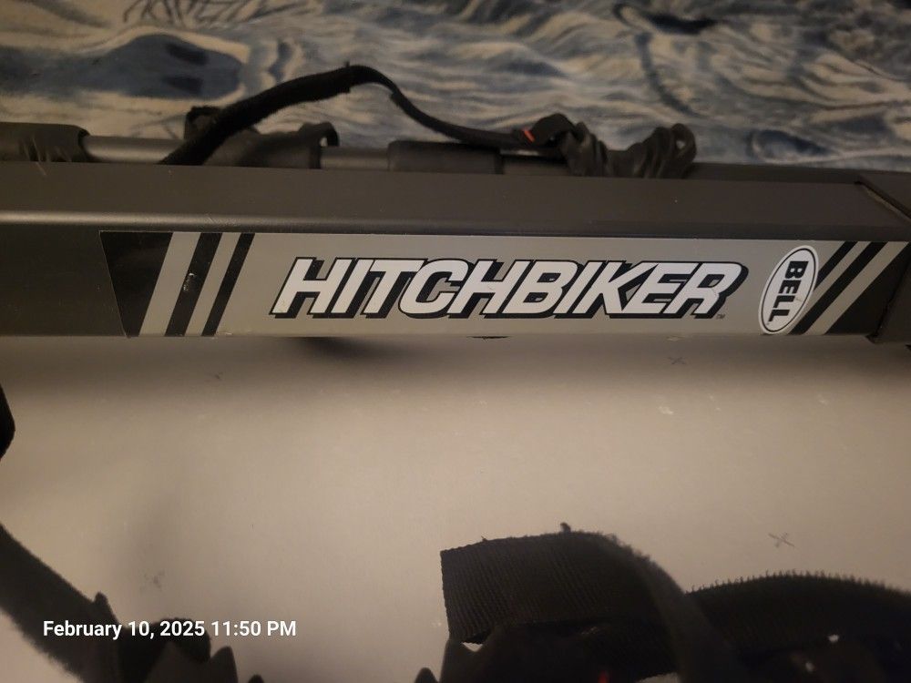 Bell Hitchbiker 450 4-Bike Hitch Rack with Stability
