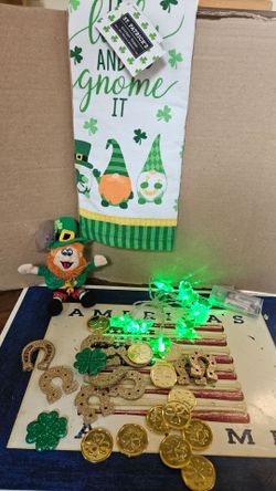 New, St. Patrick's Day Gnome Kitchen Towel & Decor Lot, firm.