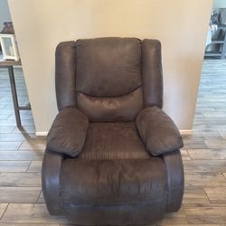 Lash recliner and platform