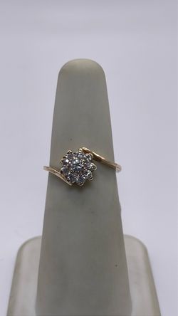 10k gold CZ flower ring