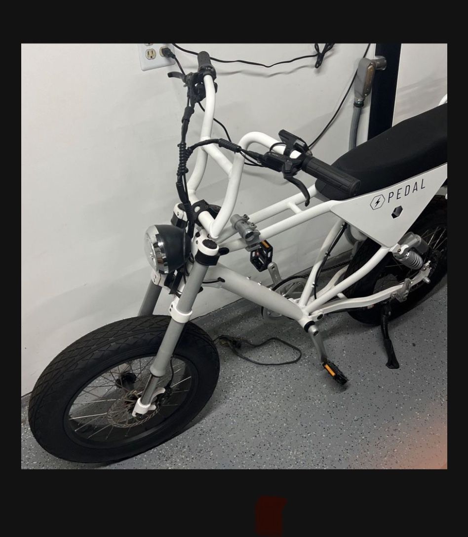 2023 Polar White CORE - Pedal Electric EBike • 65MI