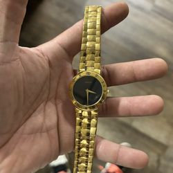 Gold Women’s Gucci Watch 