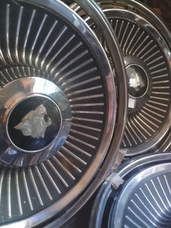 Buick wildcat hubcaps 1960s