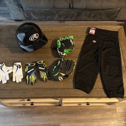 T-Ball Helmet, Gloves And Pants