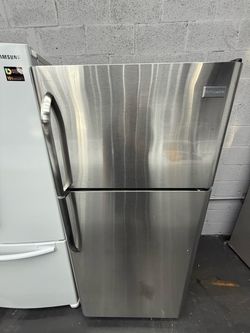 Frigidaire Top Freezer “28 ( Refrigeradores )