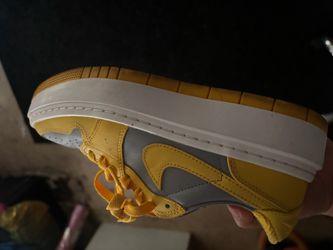 Woman’s shoes
