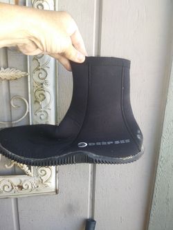 Deep sea shoes size 10