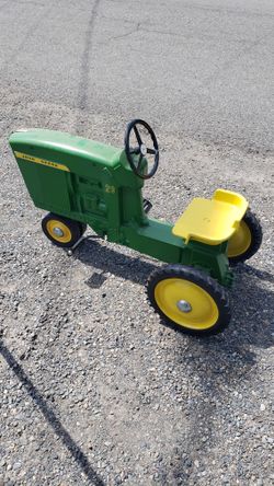 1965 John Deere Tractor Pedal Car
