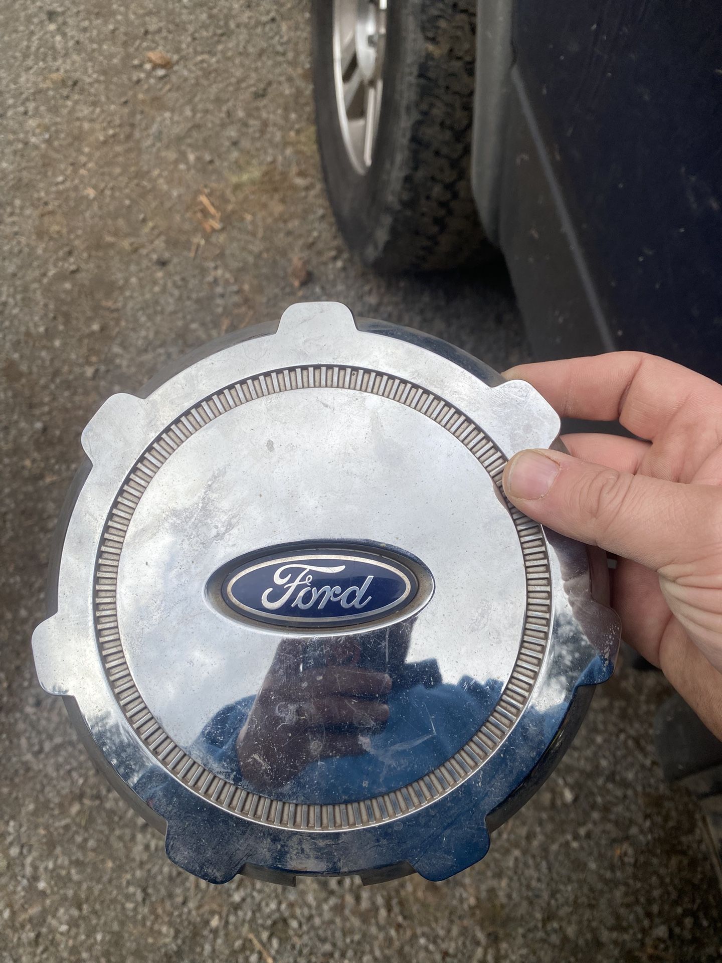 Ford Hubcaps And Lug Nuts