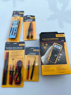 Fluke 179 True-rms Multimeter and attachments