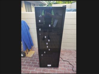 Vinotemp Model VT-165TSRV 165 750mlBottle Single Zone Wine Cooler Glass Door READ DESCRIPTION