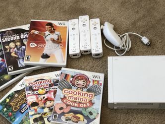 Nintendo Wii Bundle w/ Games and Accessories
