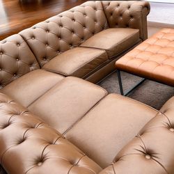 Abbyson tufted (p) Leather sectional Couch 