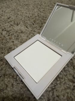 Jaclyn Cosmetics Translucent Setting Powder