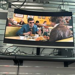 Samsung 32” Curved Monitor
