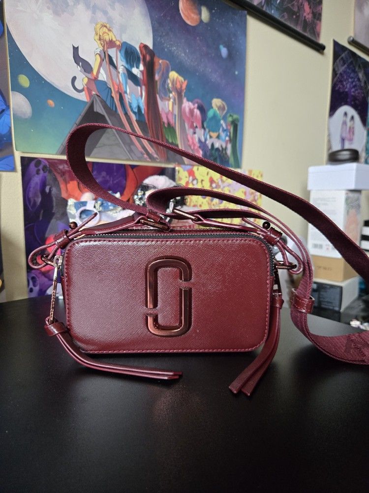Marc Jacobs Camera Bag in Burgundy (Cross Body)
