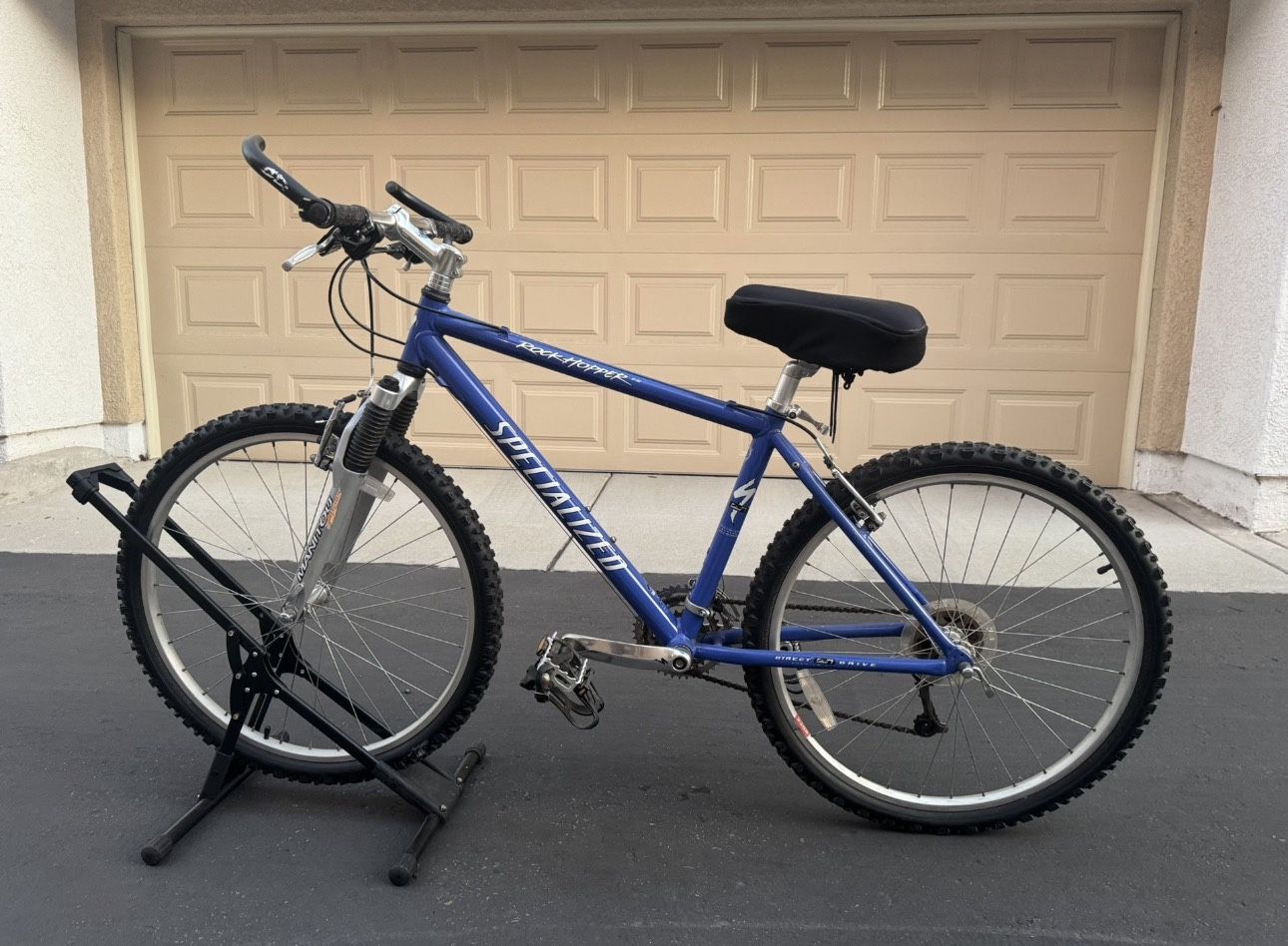 Specialized Mountain Bike Size Medium 