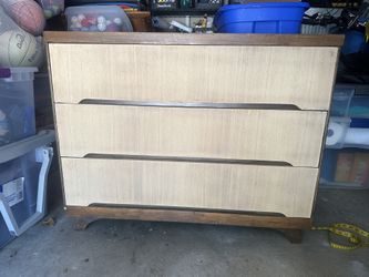 Three Drawer Dresser 40 28 32 Dimensions Two Tone 