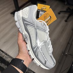 Nike Zoom Vomero 5 ‘Summit White Metallic Silver’ Men / Women Sizes Sneakers / Shoes