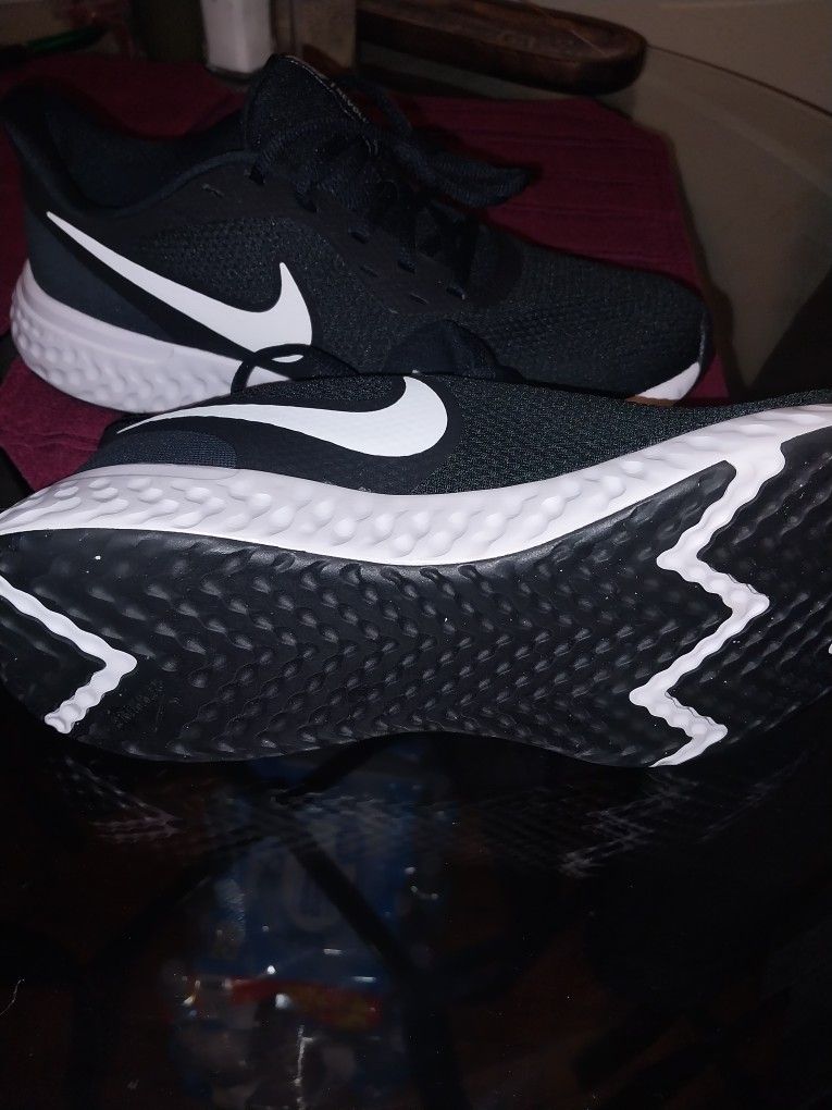 New, Women's NIKE RUNNING SHOES