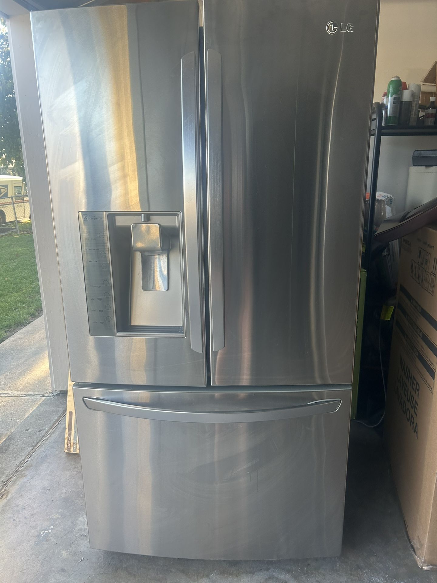 LG FRENCH DOOR REFRIGERATOR 