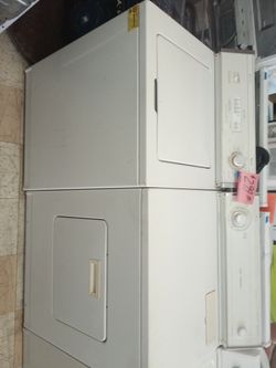 Whirlpool Washer and Dryer set white heavy duty large capacity works great .Warranty . Delivery available . 2203 Fowler st. Ft. Myers 33901