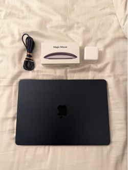 MacBook Air M4 13 inch 16GB 256GB SSD PRICE IS FIRM