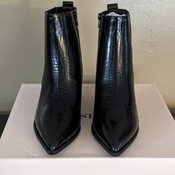 Black Cowboy Boots. Size 8.5