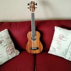 Ukulele Bass 
