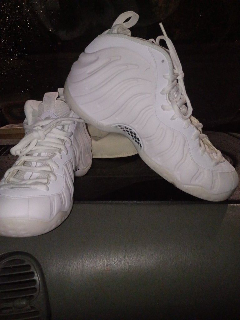 Nike Triple White Fhomposites