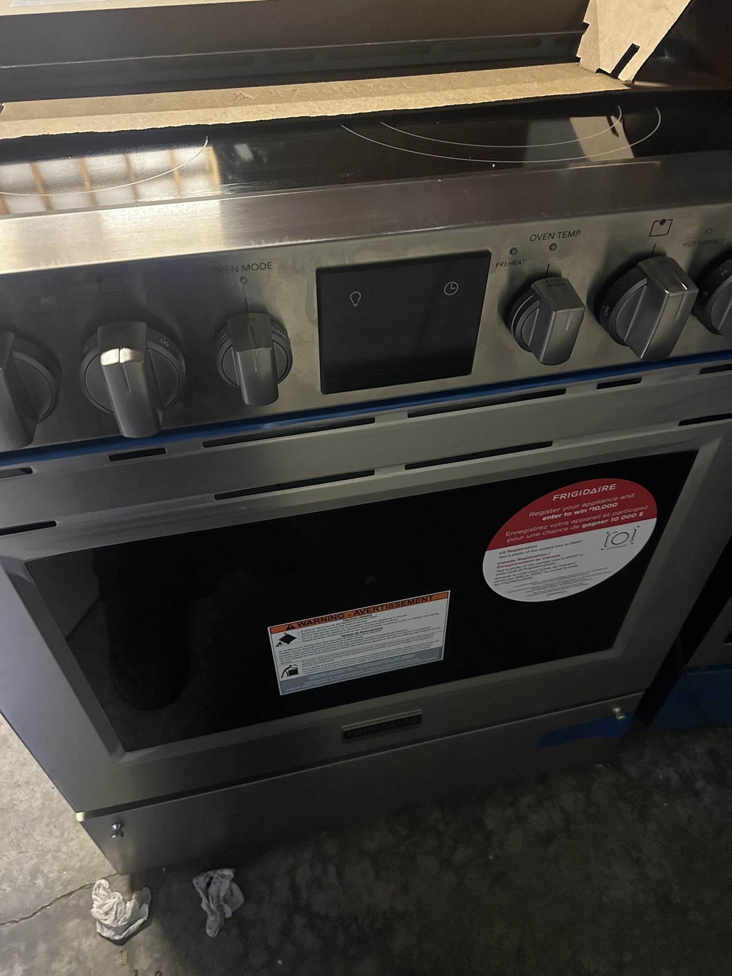 Brand New Frigidaire Professional Series Electric Slide In Glass Top Convection And Air Fryer Oven