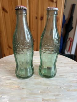 Vintage Set Of 2 6 Oz Green Coca Cola Hobble Skirt Shape Bottles