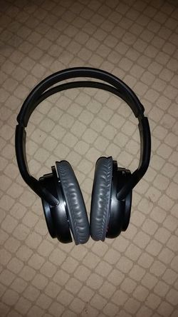 Wireless Bluetooth headphones