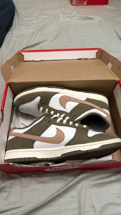 Nike Dunk Medium Olive