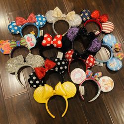 Authentic Disney Mickey / Minnie Ears 