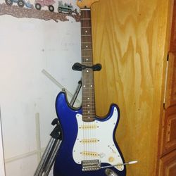 Fender Electric Guitar Squier Strat 