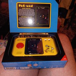 Pac-man Hand Held Video  Gane