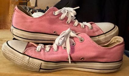 Converse Chuck Taylor Low Top Pink Sneakers