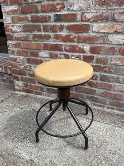 Beautiful Industrial High Quality Genuine Leather Stool