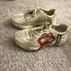 Men's Rhyton sneaker with Gucci logo